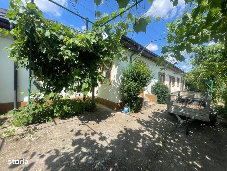 Casă cu 4 camere în Șimnicu de Jos