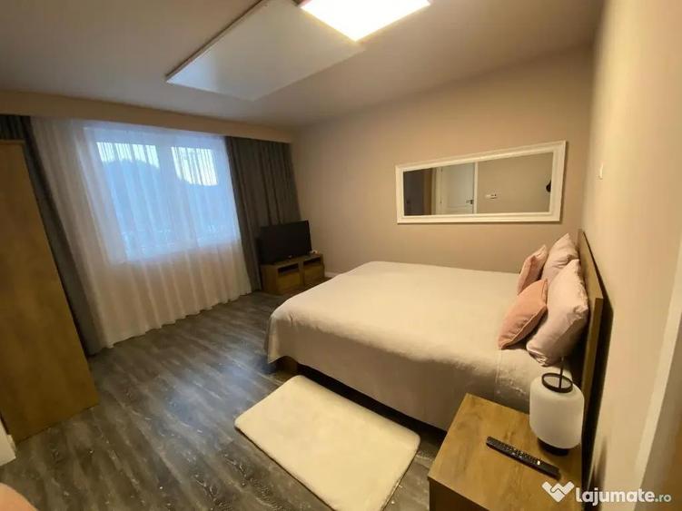 Casă cu 4 camere cu Teren 1200 Mp în Central