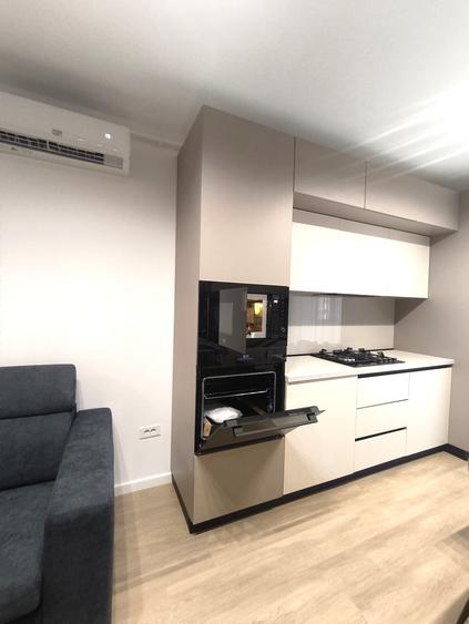 Apartament cu 2 camere semidecomandat în Berceni