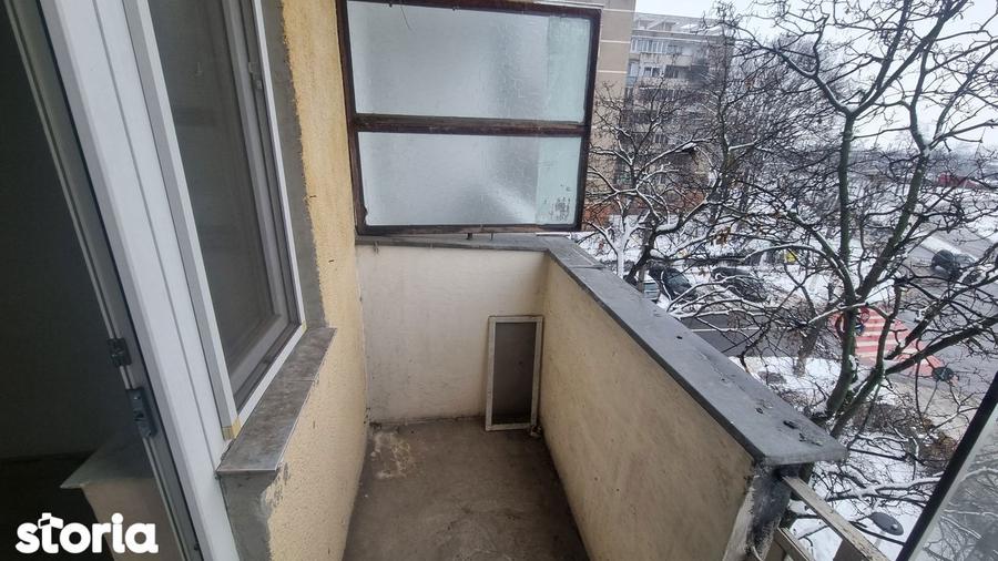 Apartament cu 3 camere decomandat în Decebal