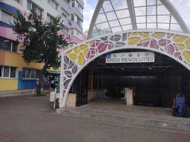 Apartament cu 2 camere decomandat în Eroii Revoluției