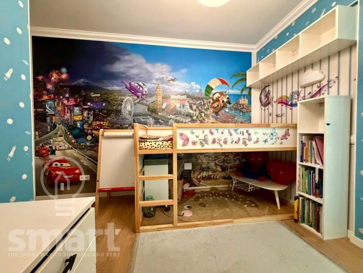 Apartament cu 3 camere semidecomandat, mobilat în Borhanci