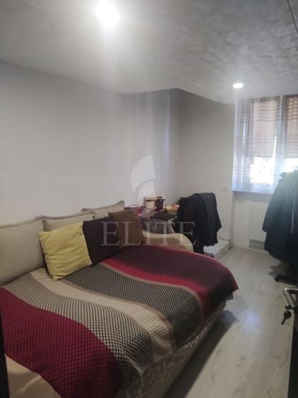 Apartament cu 2 camere semidecomandat, mobilat în Central