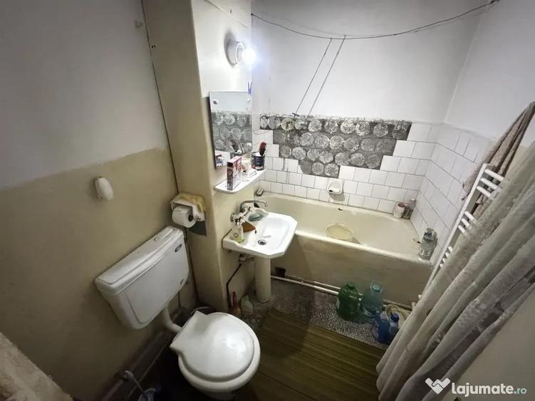 Apartament cu 3 camere decomandat în Inel I
