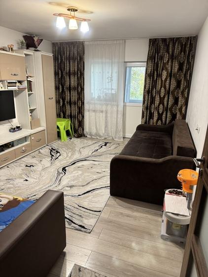 Apartament cu 2 camere decomandat în Nicolina