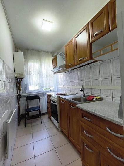 Apartament cu 2 camere semidecomandat, mobilat în Girocului