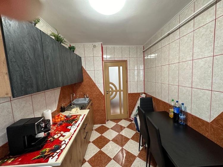 Apartament cu 2 camere decomandat în Micro 20