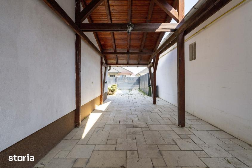 Casă cu 6 camere cu Teren 501 Mp în Sântandrei