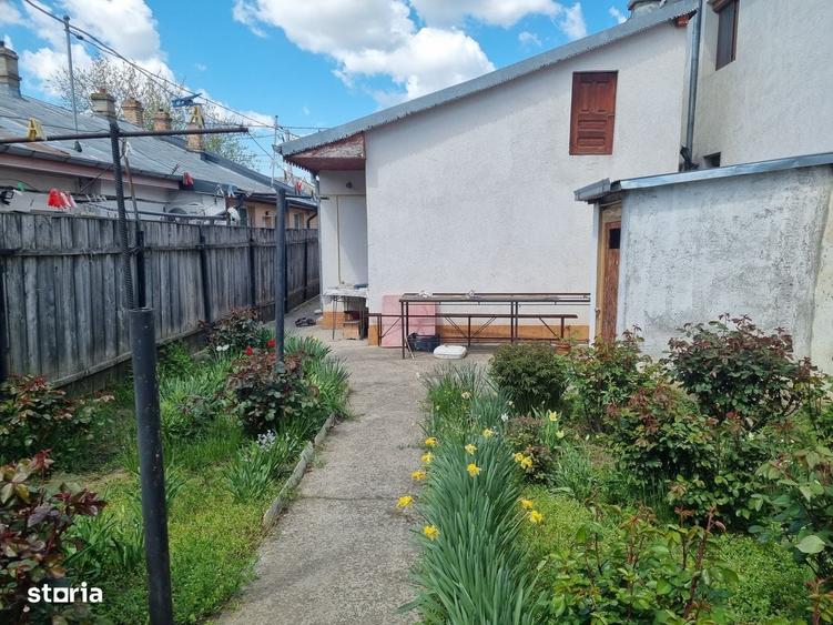Casă cu 4 camere decomandat în Gării