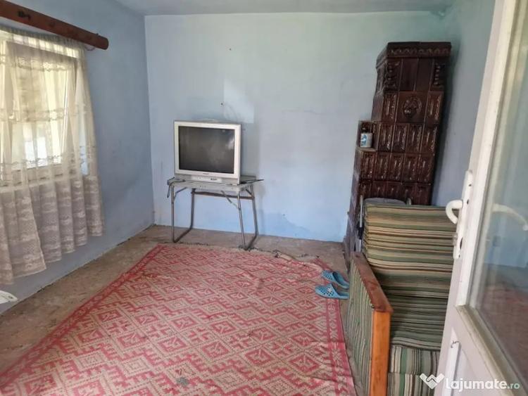 Casă cu 4 camere cu Teren 400 Mp în Călinești
