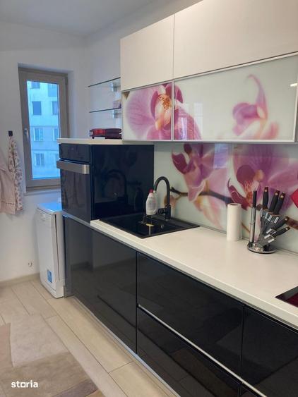 Apartament cu 3 camere, mobilat în Central