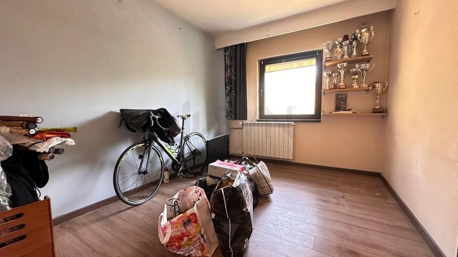 Apartament cu 4 camere semidecomandat în Alba Iulia