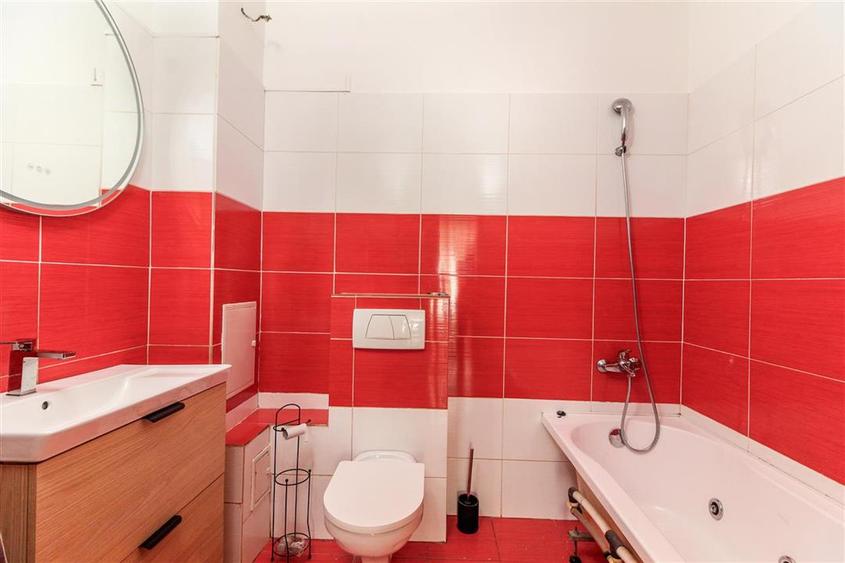 Apartament cu 2 camere semidecomandat, mobilat în Bună Ziua