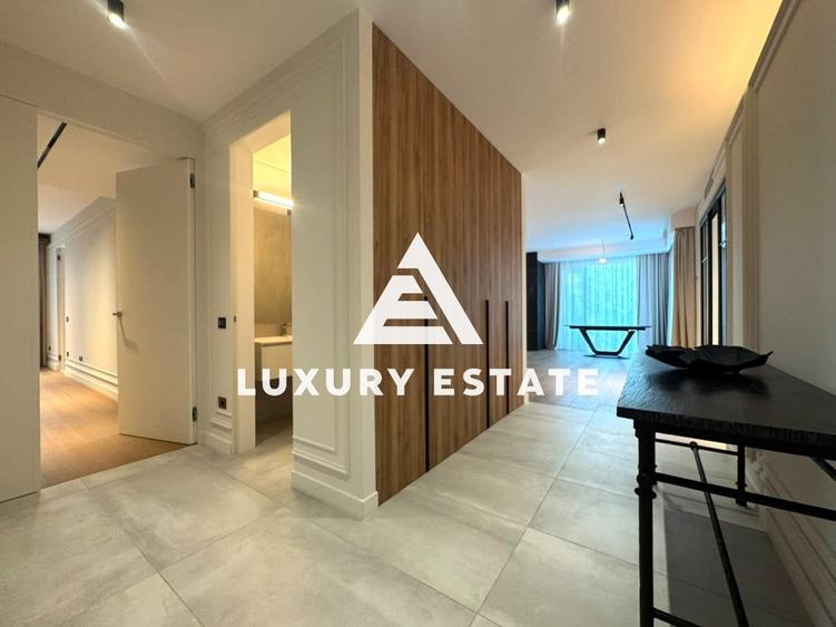 Apartament cu 4 camere semidecomandat în Aviatorilor