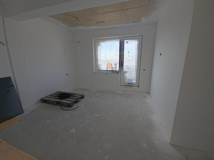 Apartament cu 2 camere decomandat în Tomis Plus