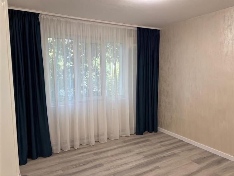 Apartament cu 3 camere decomandat în Alexandru cel Bun