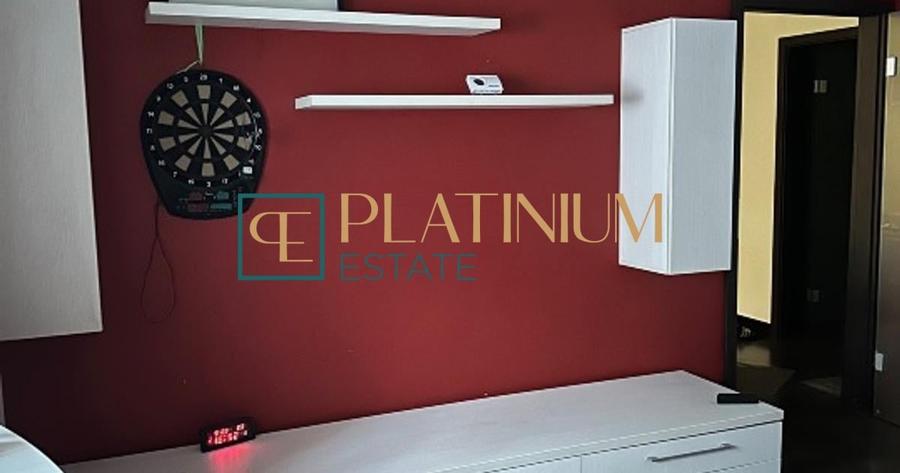 Apartament cu 3 camere decomandat, mobilat în Lunei