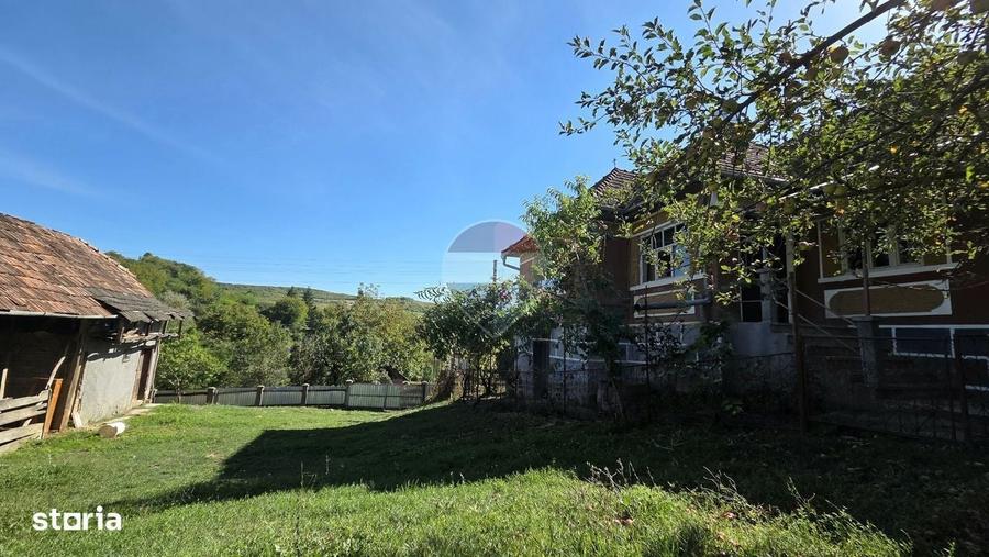 Casă cu 3 camere semidecomandat în Habic