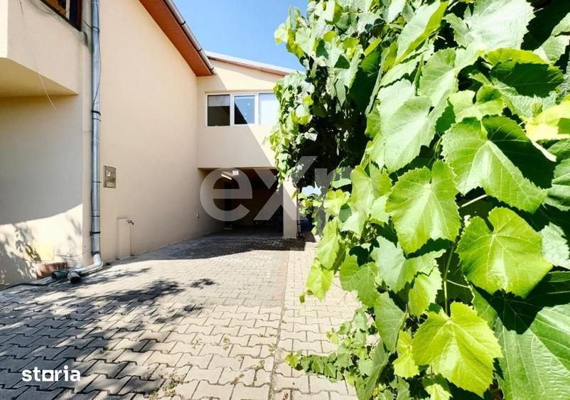 Casă cu 6 camere cu Teren 638 Mp în Pădureni