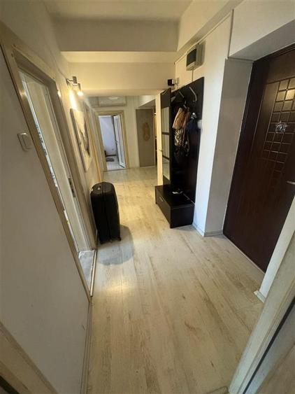 Apartament cu 3 camere decomandat în Brăilei