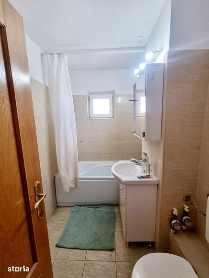 Apartament cu 3 camere decomandat în Republicii