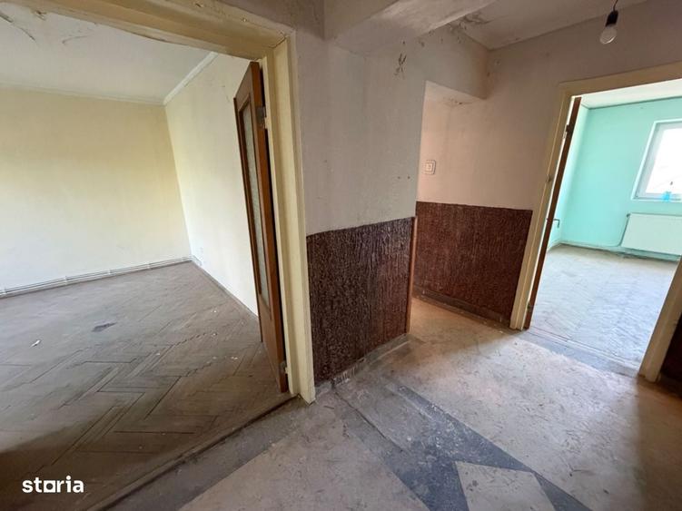 Apartament cu 3 camere decomandat în Central