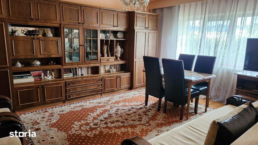 Apartament cu 3 camere în Traian