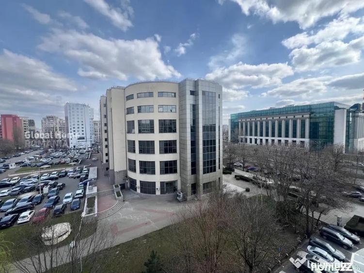 Apartament cu 5 camere decomandat în Unirii
