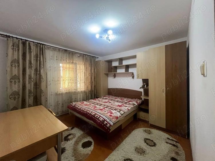 Apartament cu 2 camere decomandat în Podu Roș