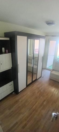 Apartament cu 3 camere semidecomandat în Micro 14