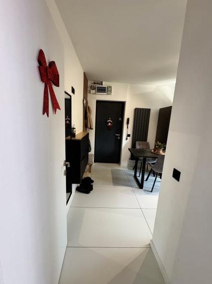 Apartament cu 3 camere decomandat, mobilat în Calea București