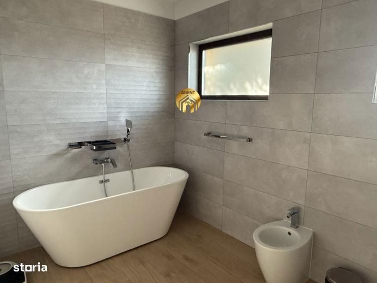 Casă cu 5 camere cu Teren 500 Mp în Central