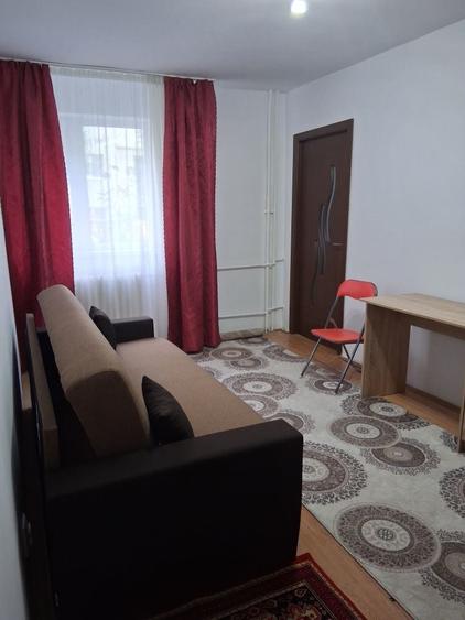 Apartament cu 2 camere semidecomandat în Florești