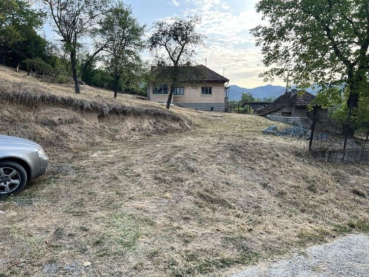 Casă cu 3 camere în Certeju de Sus