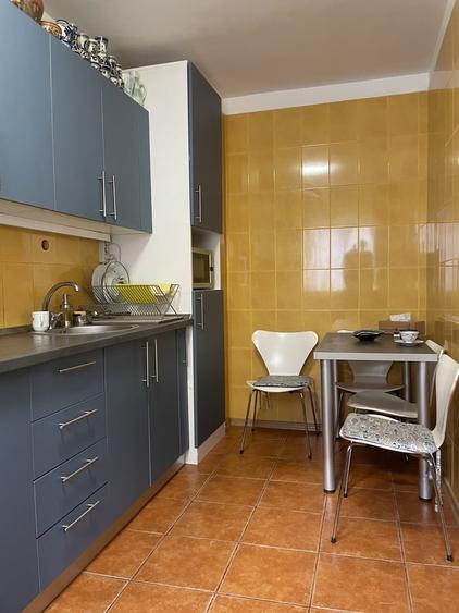 Apartament cu 3 camere decomandat în Tineretului
