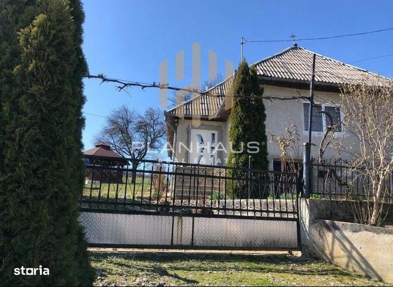 Casă cu 3 camere cu Teren 2700 Mp în Băsești