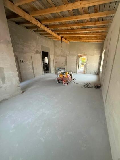 Casă individuală cu 4 camere cu Canalizare în Mischii