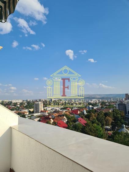 Apartament cu 3 camere, mobilat în Central
