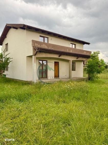 Casă cu 4 camere în Sânpetru