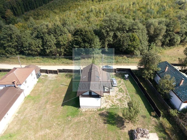 Casă cu 7 camere cu Canalizare în Valea Dobârlăului