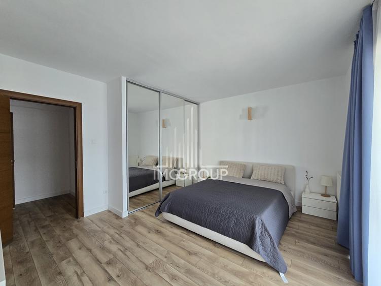 Apartament cu 5 camere semidecomandat, mobilat în Bună Ziua