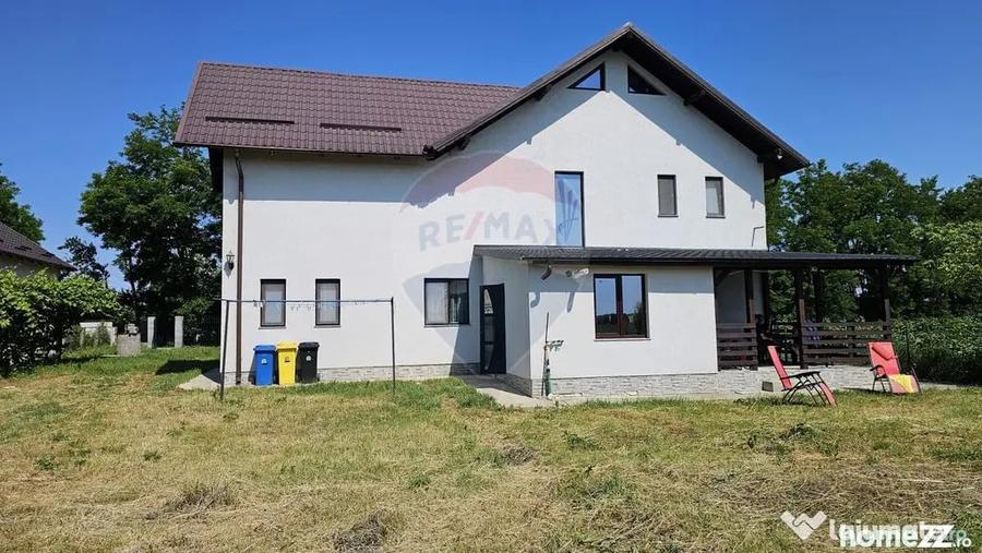 Casă cu 6 camere cu Teren 3600 Mp în Hănțești