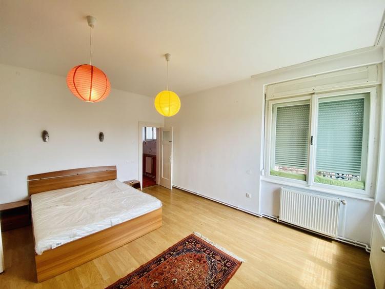 Apartament cu 4 camere în Sub Arini