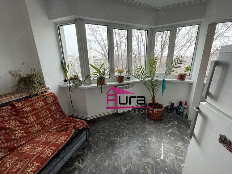 Apartament cu 3 camere decomandat în E3