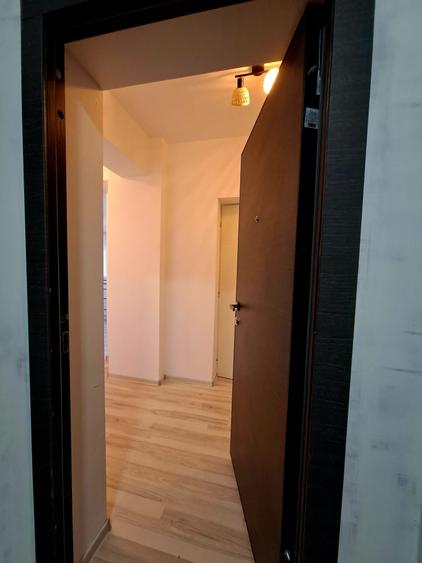 Apartament cu 2 camere nedecomandat, mobilat în Calea București