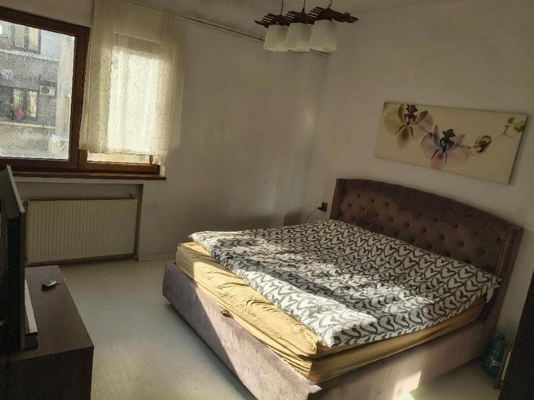 Apartament cu 2 camere semidecomandat în Cișmigiu