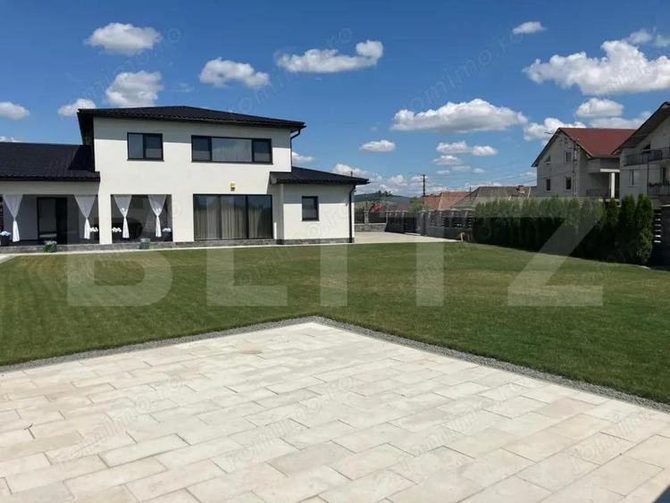 Casă cu Teren 1440 Mp în Uriu