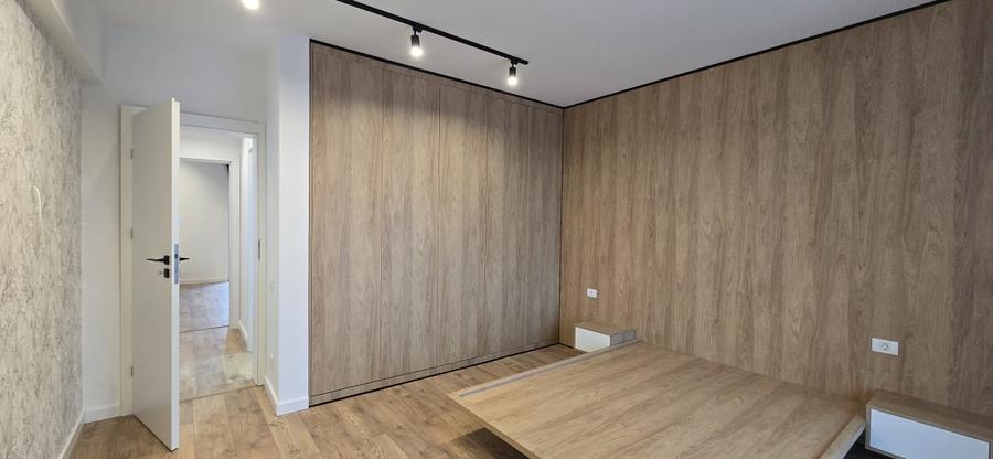 Apartament cu 3 camere decomandat, mobilat în Dacia