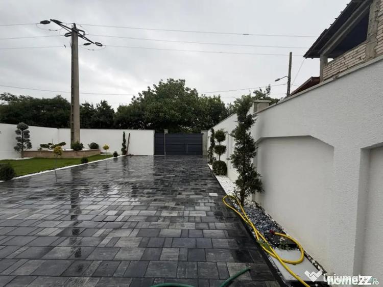 Casă cu 3 camere cu Teren 370 Mp în Central