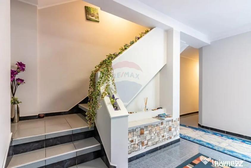 Casă cu 7 camere cu Teren 504 Mp în 16 Februarie
